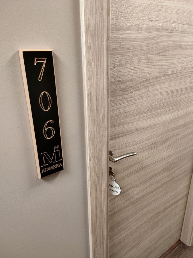Pension Boutique Admera Сантьяго-де-Компостела Экстерьер фото