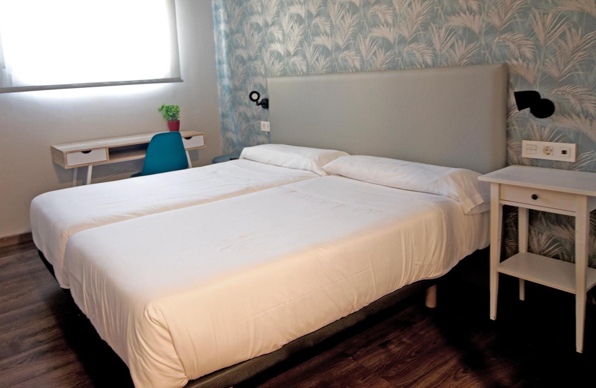 Pension Boutique Admera Сантьяго-де-Компостела Экстерьер фото